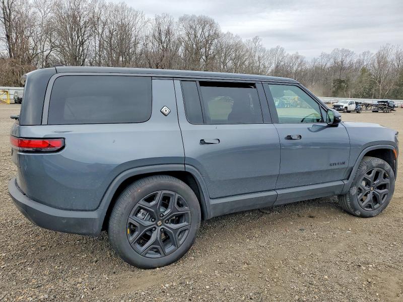99208915 :رقم المزاد ، 7PDSGBBA4SN073036 vin ، 2025 Rivian R1s مزاد بيع