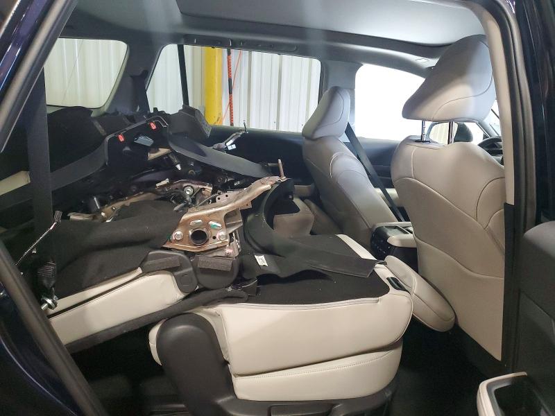 Продажа на аукционе авто 2024 Toyota Grand High, vin: 5TDAAAB53RS059442, номер лота: 72991905