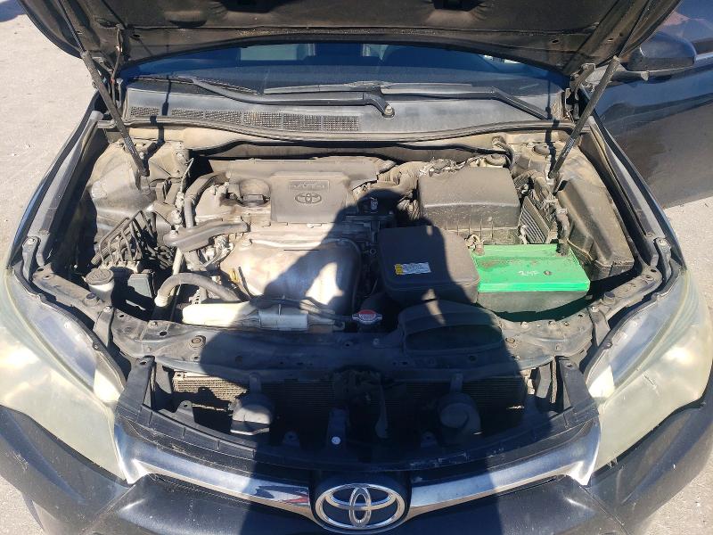 99581235 :رقم المزاد ، 4T1BF1FK4GU241418 vin ، 2016 Toyota Camry مزاد بيع