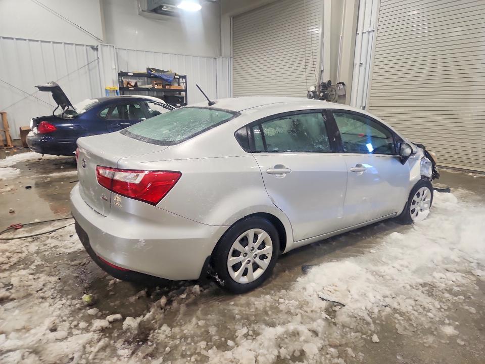 74693115 :رقم المزاد ، KNADM4A33H6108835 vin ، 2017 Kia Rio مزاد بيع