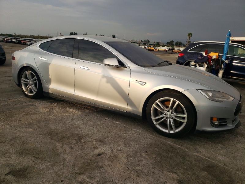 73864185 :رقم المزاد ، 5YJSA1H12EFP63896 vin ، 2014 Tesla Model S مزاد بيع