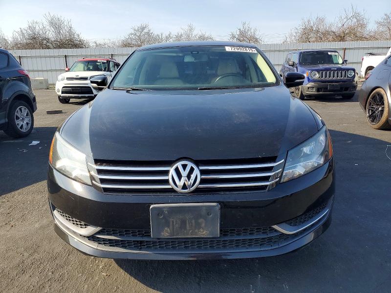 72992815 :رقم المزاد ، 1VWAT7A32FC057432 vin ، 2015 Volkswagen Passat مزاد بيع