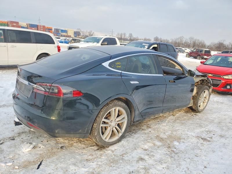 2013 Tesla Model S მანქანა იყიდება აუქციონზე, vin: 5YJSA1CGXDFP03942, აუქციონის ნომერი: 74706565