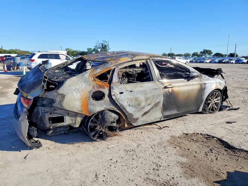 52124486 :رقم المزاد ، 1C3CCCAB0FN611877 vin ، 2015 Chrysler 200 مزاد بيع
