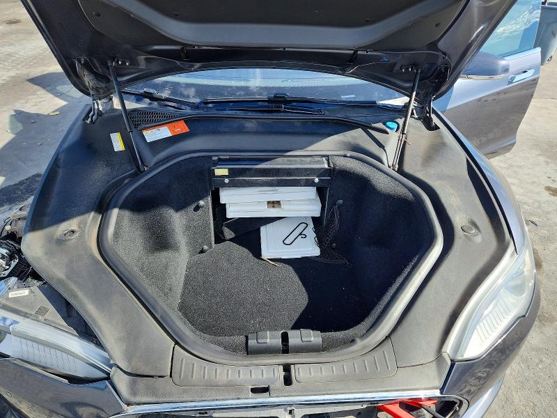 Auction sale of the 2015 Tesla Model S, vin: 5YJSA1H11FF085868, lot number: 75013835