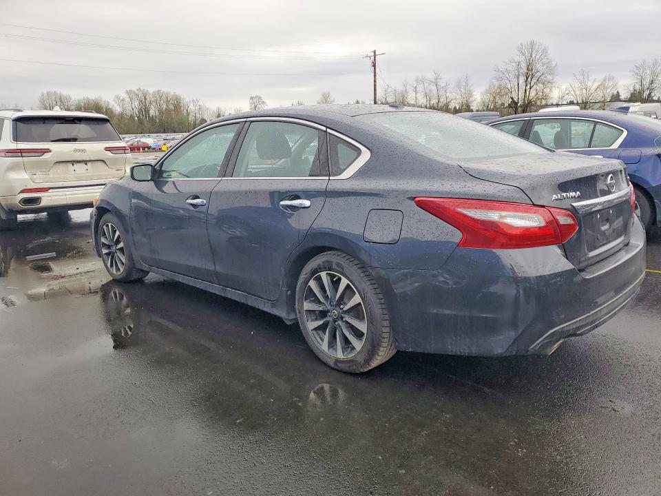 75452215 :رقم المزاد ، 1N4AL3AP0JC277035 vin ، 2018 Nissan Altima مزاد بيع