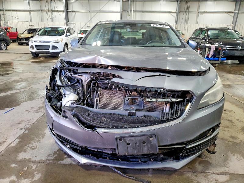 72833125 :رقم المزاد ، 1G4ZR5SS6JU131318 vin ، 2018 Buick Lacrosse مزاد بيع