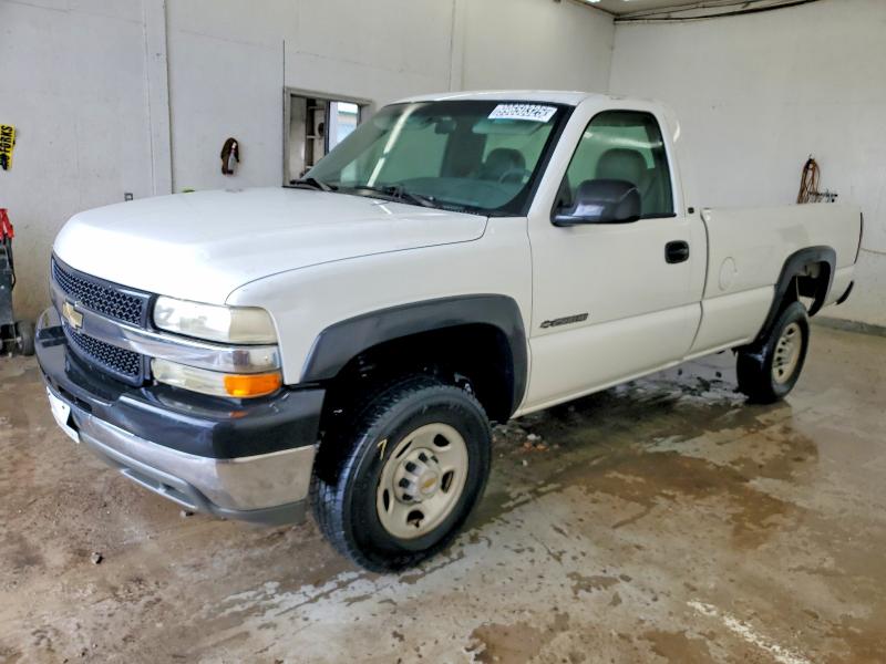 74426365 :رقم المزاد ، 1GCHC24UX2E148892 vin ، 2002 Chevrolet Silverado مزاد بيع
