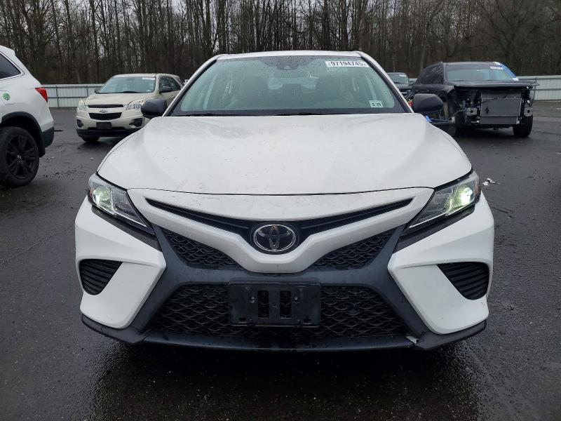 97194745 :رقم المزاد ، 4T1G11AK6LU865114 vin ، 2020 Toyota Camry مزاد بيع
