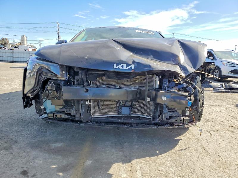 2025 Kia K4 Lx მანქანა იყიდება აუქციონზე, vin: 3KPFT4DE1SE031413, აუქციონის ნომერი: 73333795