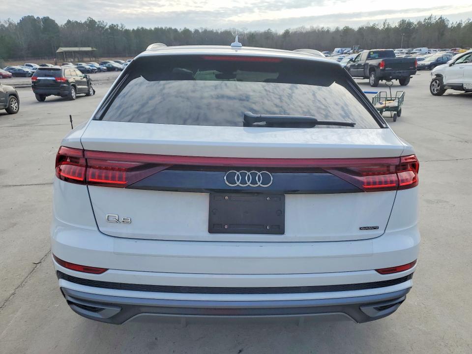 75221495 :رقم المزاد ، WA1EVAF16LD025361 vin ، 2020 Audi Q8 مزاد بيع