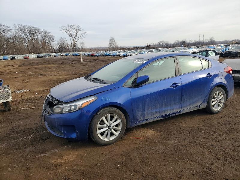 2017 Kia Forte მანქანა იყიდება აუქციონზე, vin: 3KPFL4A75HE111425, აუქციონის ნომერი: 99104325