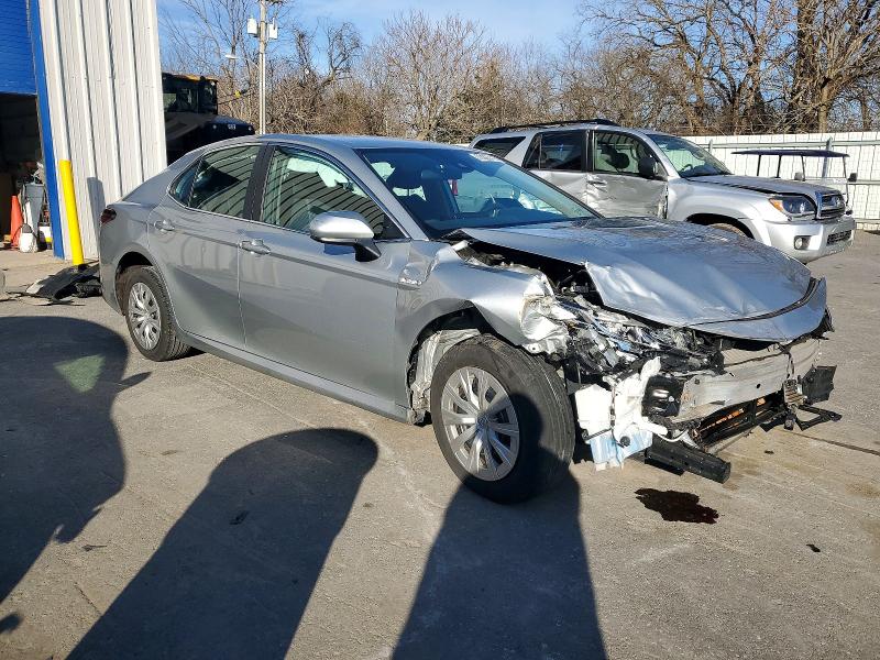 73383415 :رقم المزاد ، 4T1C31AKXMU027288 vin ، 2021 Toyota Camry Hybrid مزاد بيع