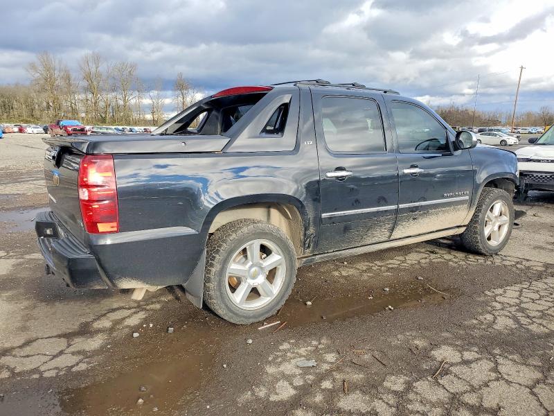 97977055 :رقم المزاد ، 3GNTKGE38BG320451 vin ، 2011 Chevrolet Avalanche مزاد بيع