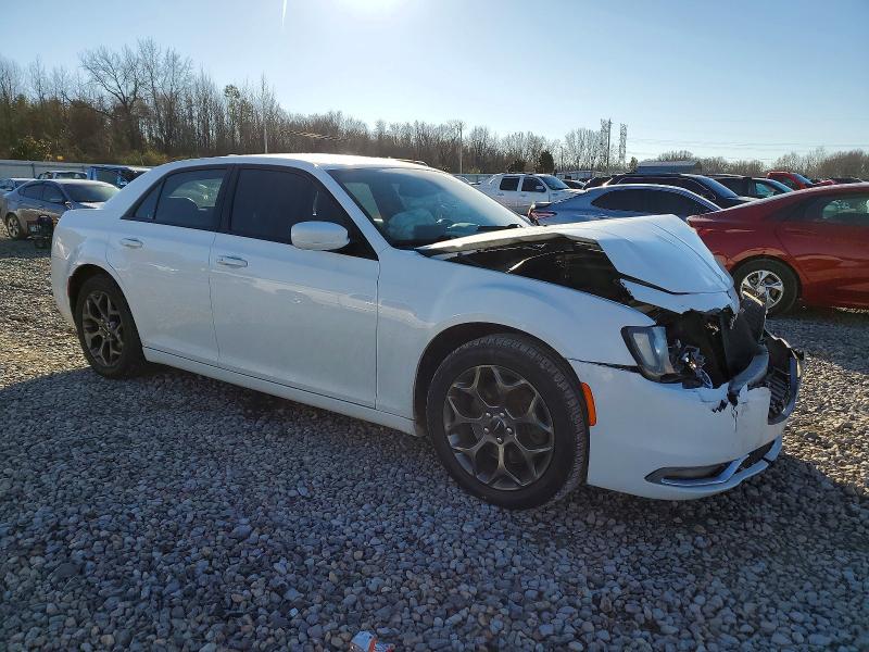 98967245 :رقم المزاد ، 2C3CCAGG8FH923011 vin ، 2015 Chrysler 300 مزاد بيع
