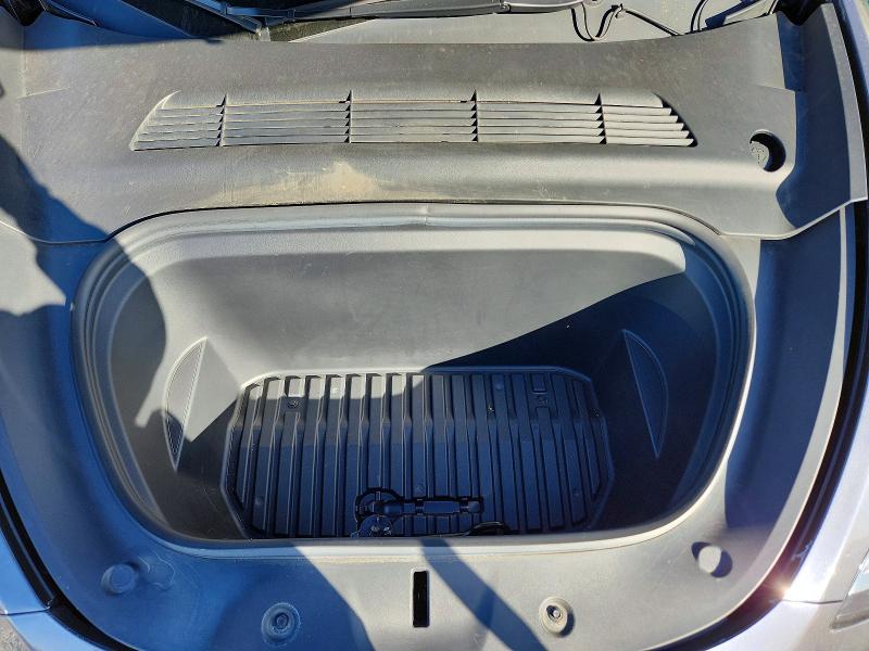 75251615 :رقم المزاد ، 7SAYGDEE5NF386114 vin ، 2022 Tesla Model Y مزاد بيع