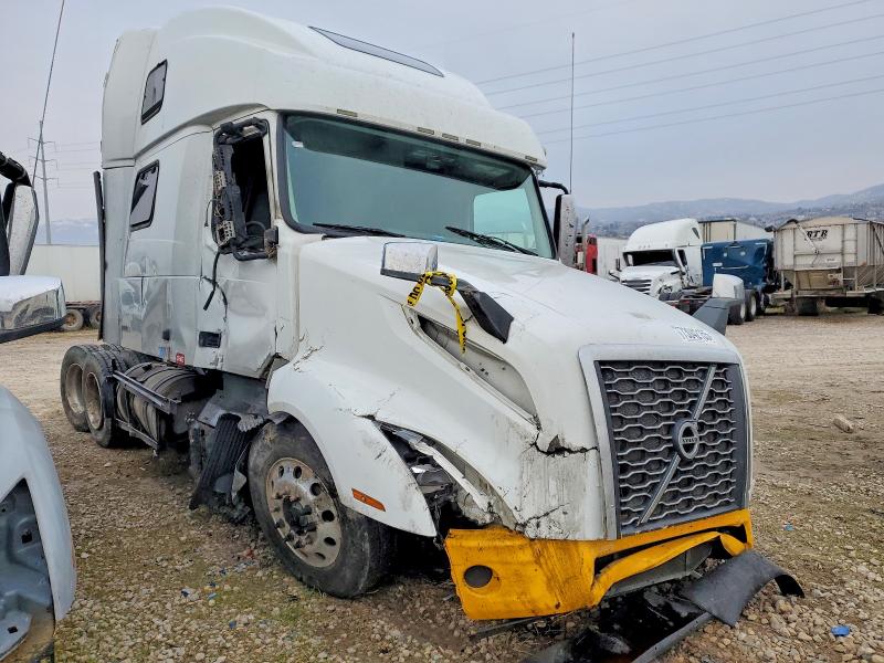 Продаж на аукціоні авто 2022 Volvo Vn, vin: 4V4NC9EHXNN605156, номер лоту: 73042155