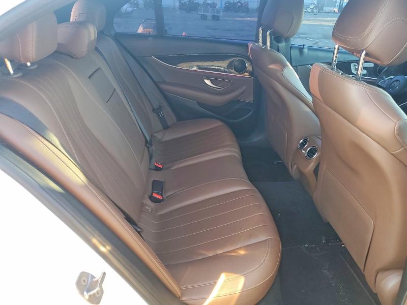 73228485 :رقم المزاد ، WDDZF4JB1JA371702 vin ، 2018 Mercedes-benz E مزاد بيع