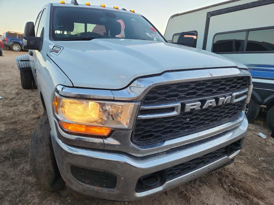 94480945 :رقم المزاد ، 3C63RRGL2RG214978 vin ، 2024 Ram 3500 مزاد بيع