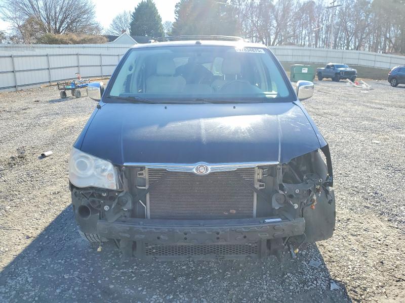2010 Chrysler Town & Country მანქანა იყიდება აუქციონზე, vin: 2A4RR7DX3AR399565, აუქციონის ნომერი: 97834875