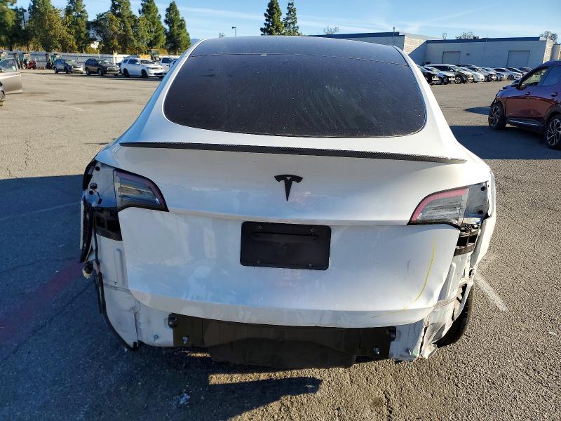2024 Tesla Model Y მანქანა იყიდება აუქციონზე, vin: 7SAYGDED8RF153048, აუქციონის ნომერი: 72662925