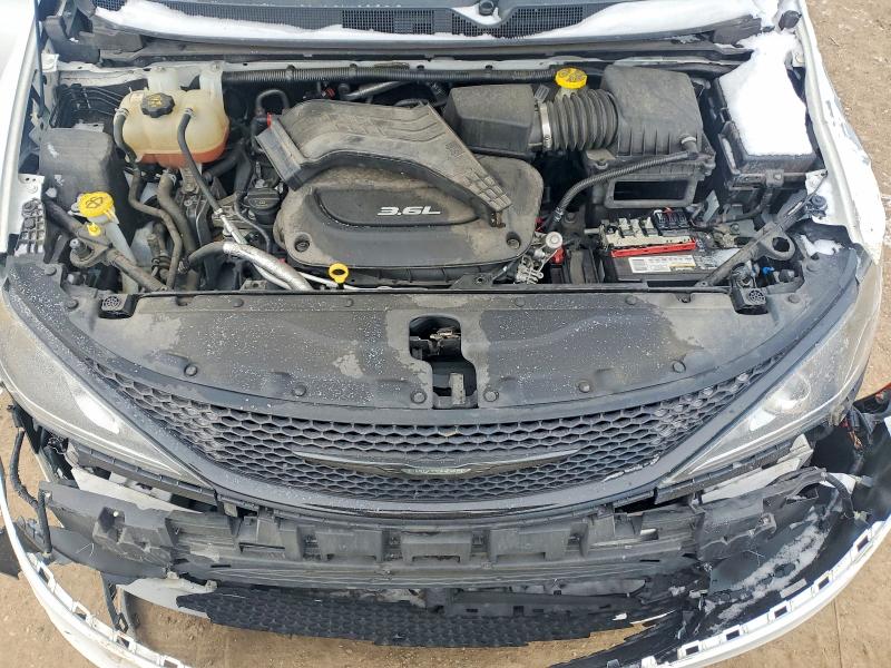 98843435 :رقم المزاد ، 2C4RC1EG7JR356592 vin ، 2018 Chrysler Pacifica مزاد بيع