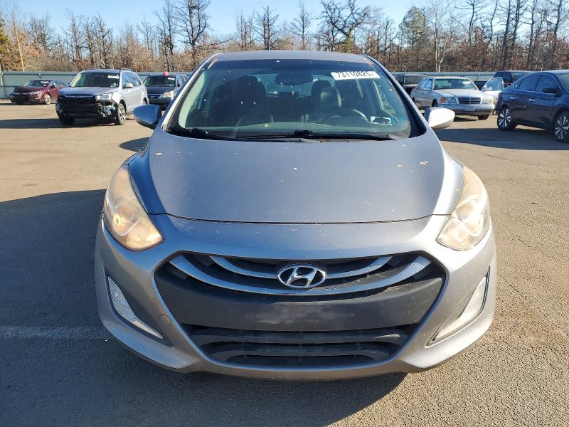 2013 Hyundai Elantra Gt მანქანა იყიდება აუქციონზე, vin: KMHD35LE0DU081976, აუქციონის ნომერი: 73110825