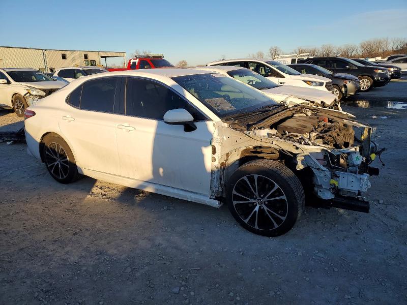 72888975 :رقم المزاد ، JTNB11HKXJ3025047 vin ، 2018 Toyota Camry مزاد بيع