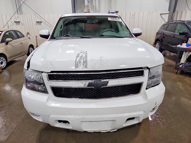 Продаж на аукціоні авто 2011 Chevrolet Suburban, vin: 1GNSKJE36BR105093, номер лоту: 74003255