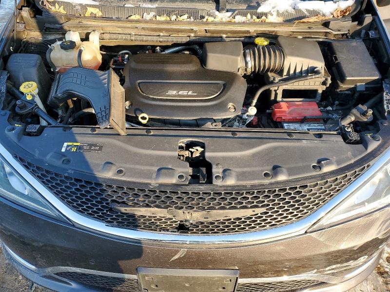 74283645 :رقم المزاد ، 2C4RC1GG0JR182734 vin ، 2018 Chrysler Pacifica مزاد بيع