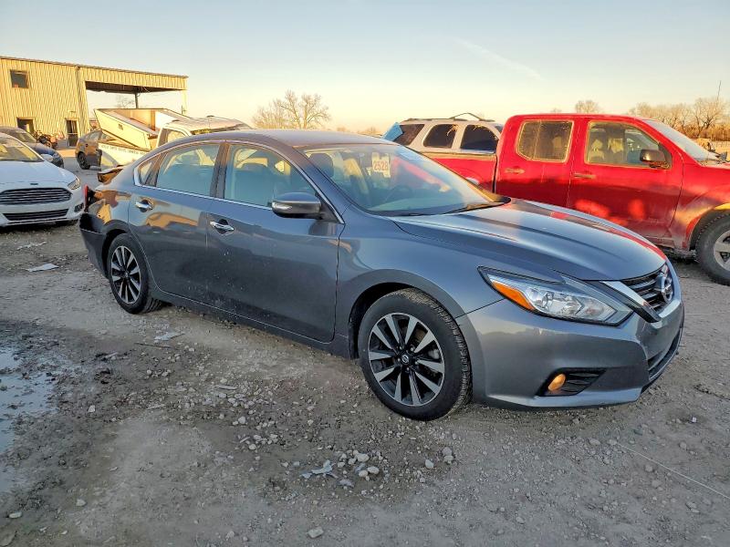 2018 Nissan Altima მანქანა იყიდება აუქციონზე, vin: 1N4AL3AP8JC246213, აუქციონის ნომერი: 98846905