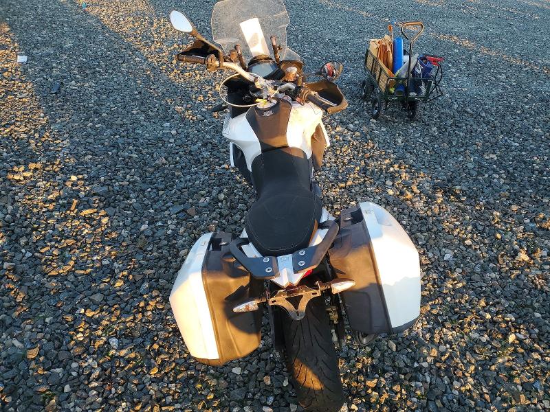 73781405 :رقم المزاد ، ZD4VKC015FS000006 vin ، 2015 Aprilia Caponord مزاد بيع