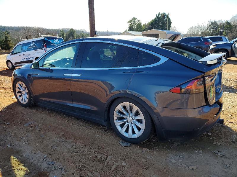 73398905 :رقم المزاد ، 5YJXCBE28HF050119 vin ، 2017 Tesla Model X مزاد بيع