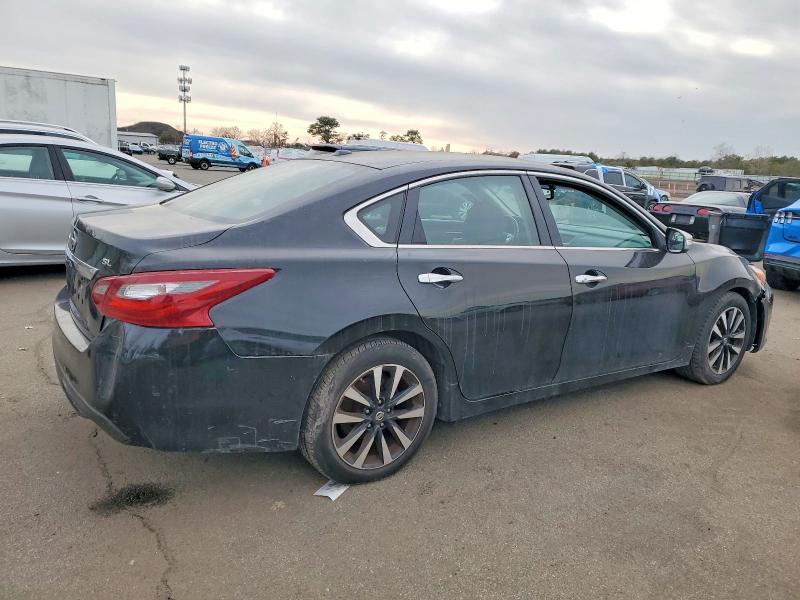 73967505 :رقم المزاد ، 1N4AL3AP0JC198836 vin ، 2018 Nissan Altima مزاد بيع