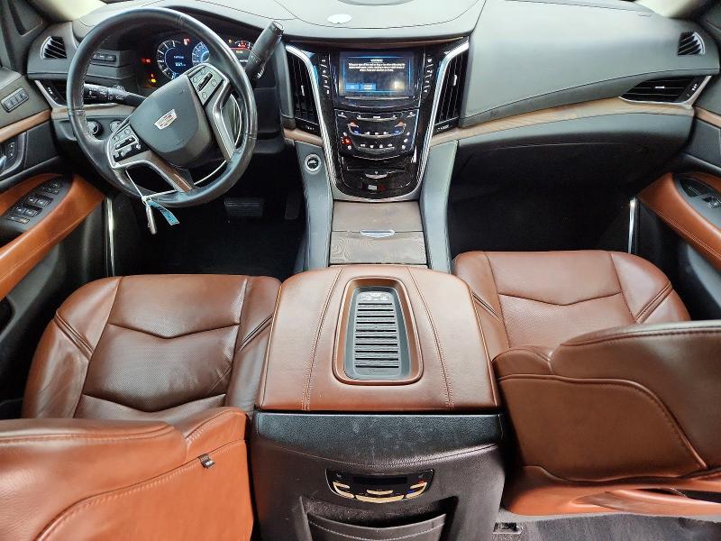 99318215 :رقم المزاد ، 1GYS4CKJ4JR230412 vin ، 2018 Cadillac Escalade P مزاد بيع