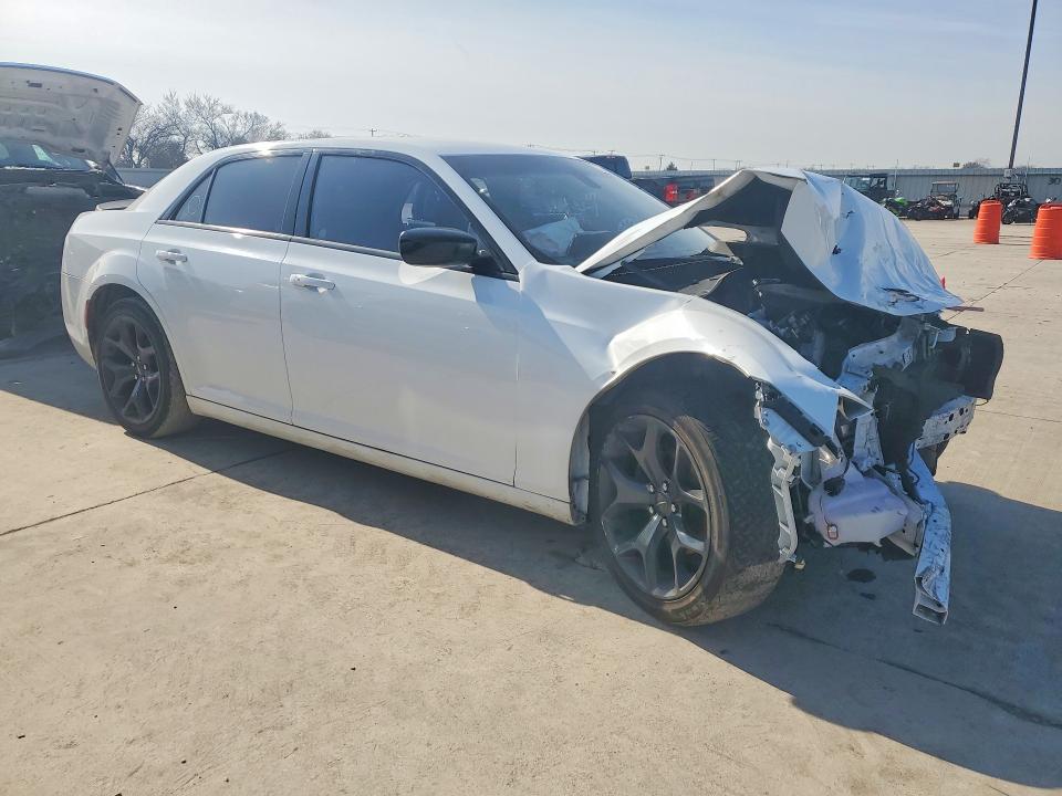 74693445 :رقم المزاد ، 2C3CCAAG2LH168748 vin ، 2020 Chrysler 300 مزاد بيع