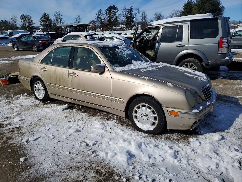 Auction sale of the 2000 Mercedes-benz E, vin: WDBJF65J1YB103059, lot number: 74820565
