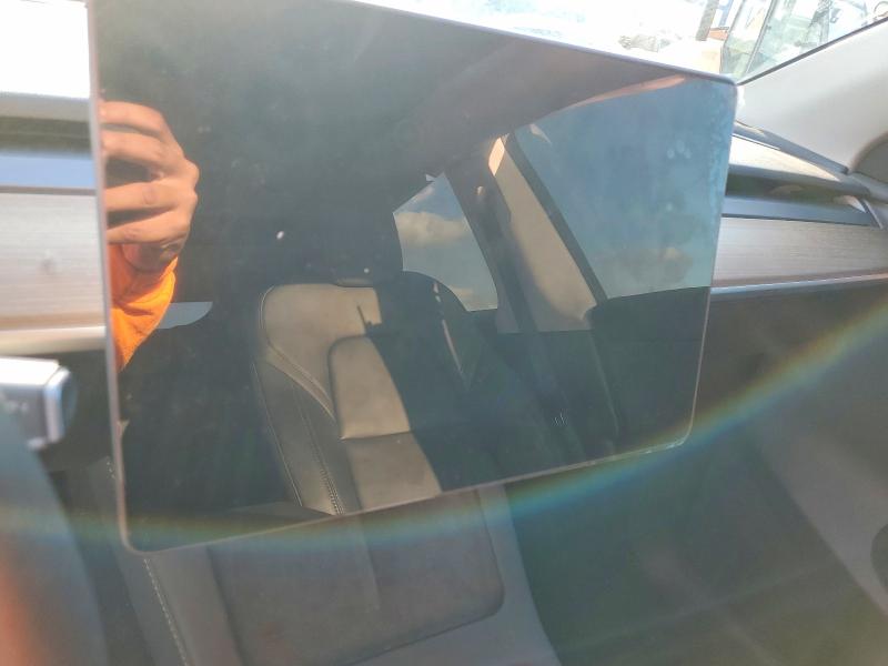 2025 Tesla Model Y მანქანა იყიდება აუქციონზე, vin: 7SAYGDEE4SF305633, აუქციონის ნომერი: 99070955