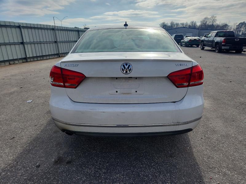 2015 Volkswagen Passat Sel მანქანა იყიდება აუქციონზე, vin: 1VWCV7A32FC003843, აუქციონის ნომერი: 99646345