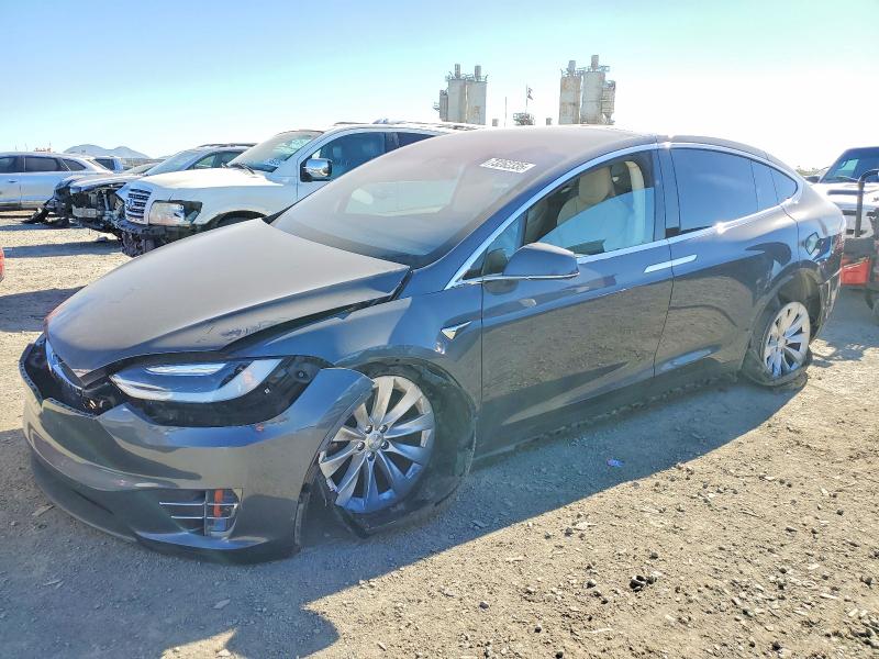 2017 Tesla Model X მანქანა იყიდება აუქციონზე, vin: 5YJXCBE28HF054655, აუქციონის ნომერი: 73262335