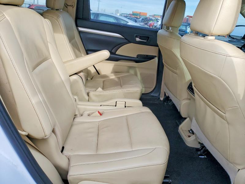 2019 Toyota Highlander მანქანა იყიდება აუქციონზე, vin: 5TDJZRFH3KS582736, აუქციონის ნომერი: 99919645
