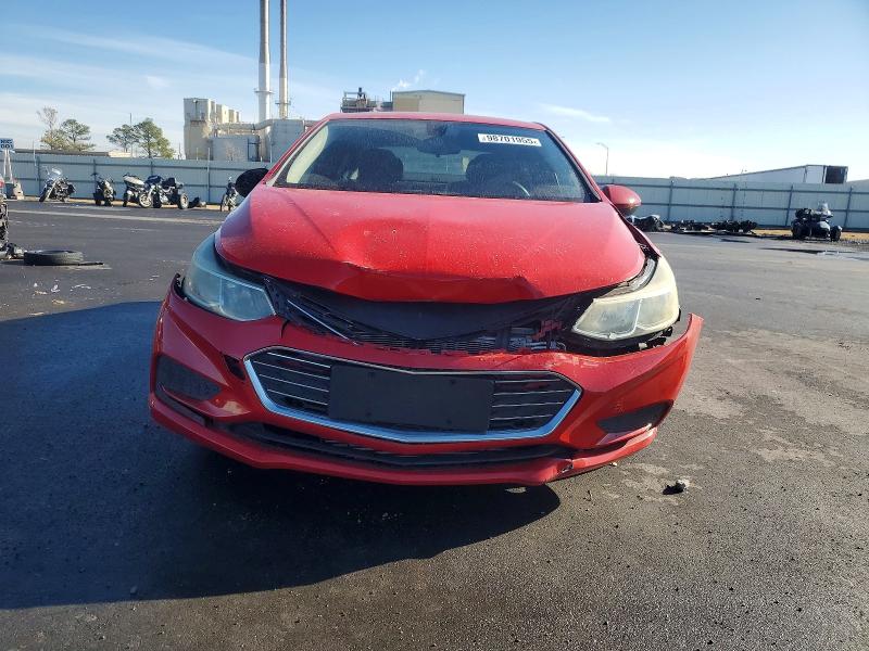 98701955 :رقم المزاد ، 1G1BC5SM6J7139452 vin ، 2018 Chevrolet Cruze مزاد بيع