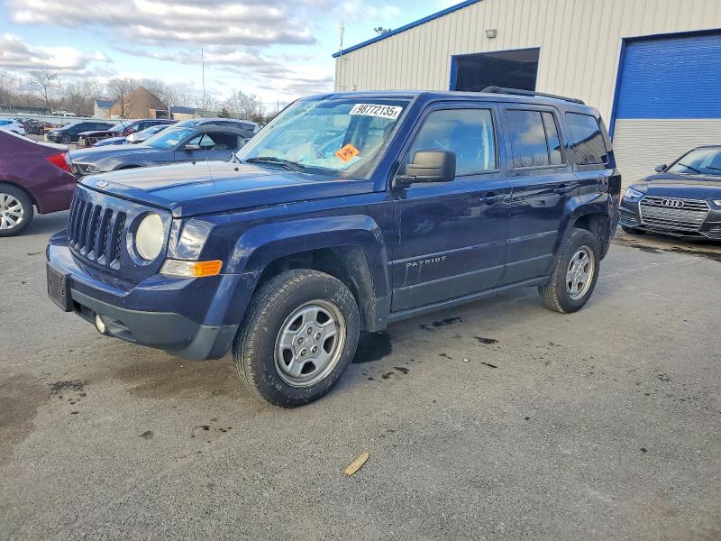 98772135 :رقم المزاد ، 1C4NJRBB4ED504444 vin ، 2014 Jeep Patriot مزاد بيع