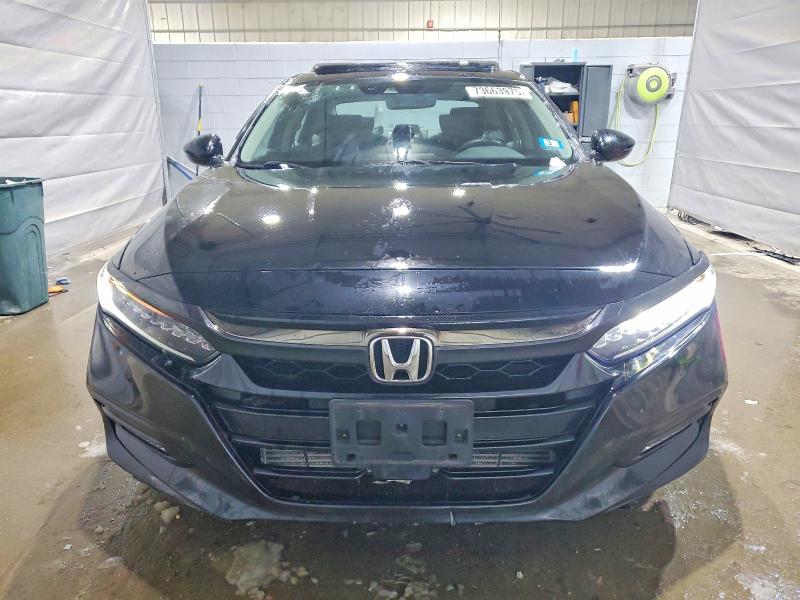 Продажа на аукционе авто 2018 Honda Accord, vin: 1HGCV2F96JA008911, номер лота: 73663975