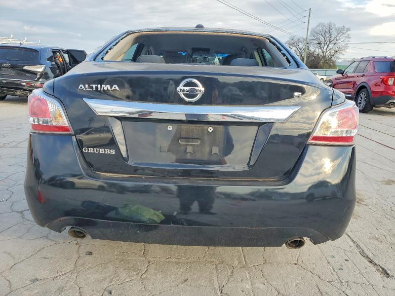 2015 Nissan Altima მანქანა იყიდება აუქციონზე, vin: 1N4AL3AP2FN335657, აუქციონის ნომერი: 66771756
