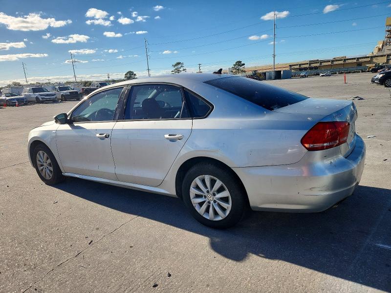 73873525 :رقم المزاد ، 1VWAT7A33FC092027 vin ، 2015 Volkswagen Passat مزاد بيع