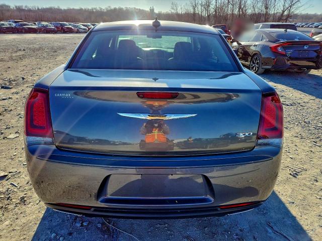 73300855 :رقم المزاد ، 2C3CCAAG6JH317014 vin ، 2018 Chrysler 300 مزاد بيع