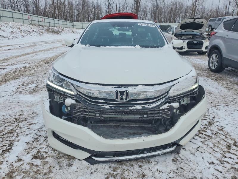 2017 Honda Accord მანქანა იყიდება აუქციონზე, vin: 1HGCR2F68HA104348, აუქციონის ნომერი: 99657265