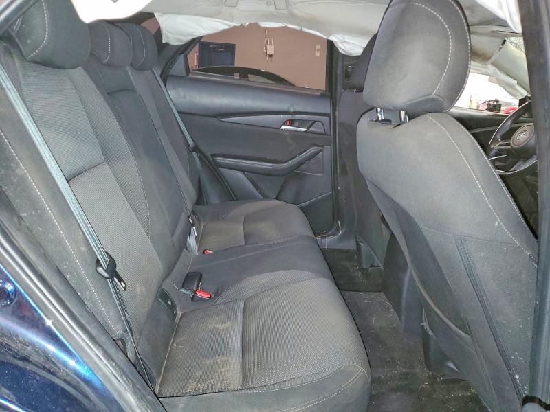 73008675 :رقم المزاد ، 3MVDMBB79NM421228 vin ، 2022 Mazda Cx-30 مزاد بيع