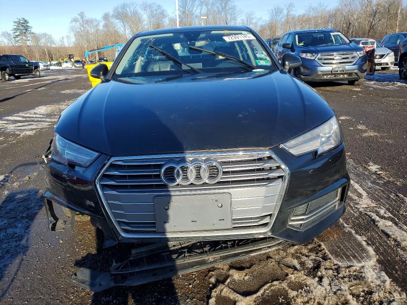 72391145 :رقم المزاد ، WAUDNAF48JA040323 vin ، 2018 Audi A4 Premium مزاد بيع